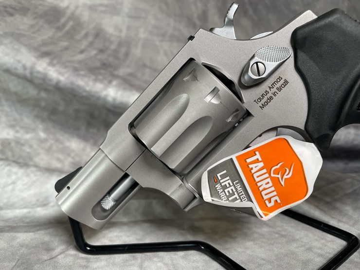 #4536-•-taurus-model-942-22-wmr-revolver,-sn:-ahd909852-image-12