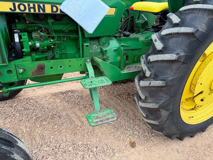 1980-john-deere-2240-image-13