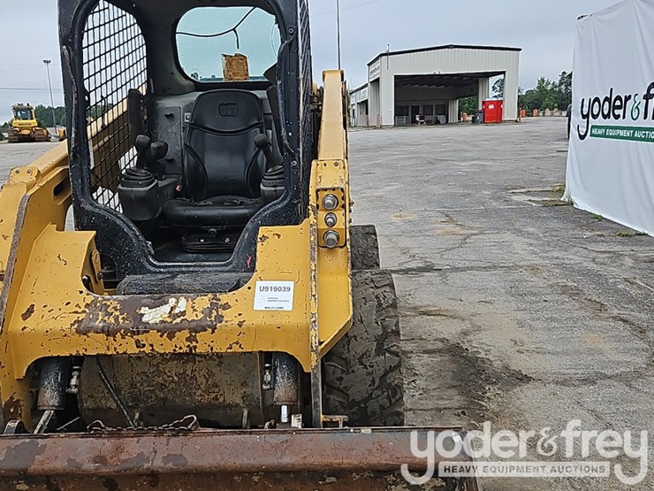 2016-caterpillar-236d-image-19