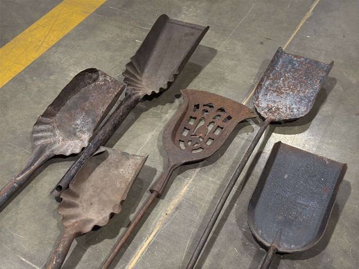 group-of-fireplace-ash-shovels-image-5