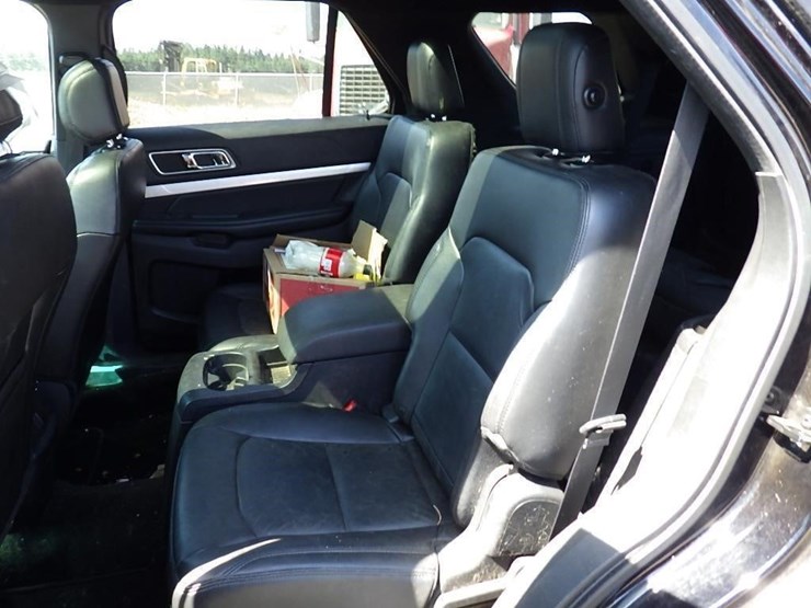 2016-ford-explorer-xlt-image-16