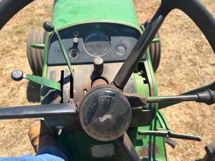 john-deere-3020-image-15