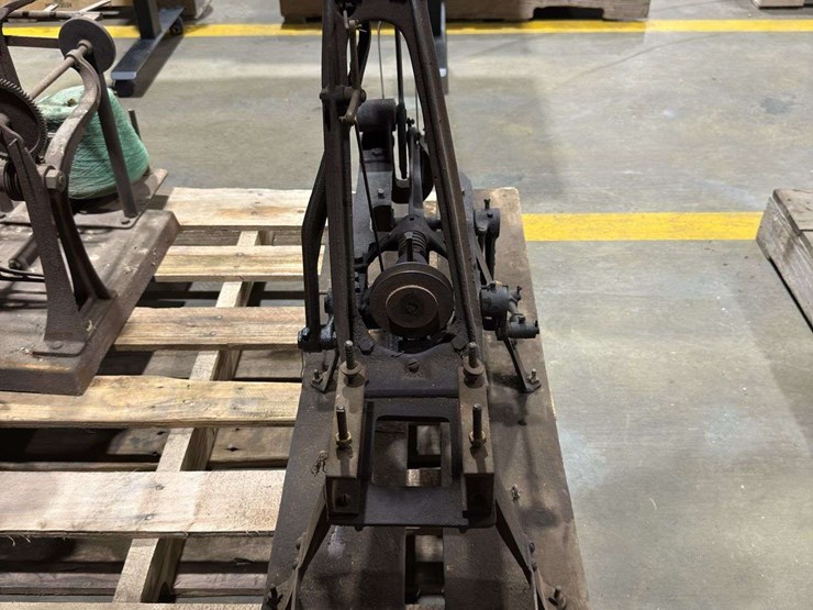 industrial-guillotine-paper-cutter-image-7