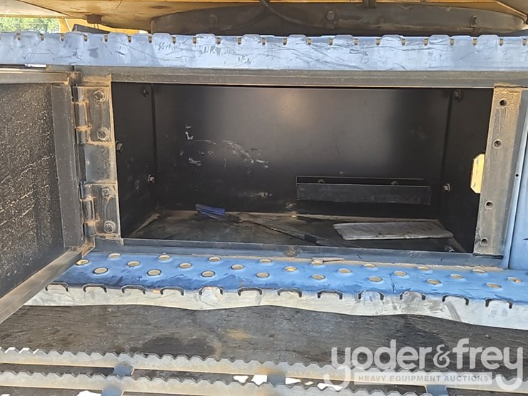 2014-deere-190dw-image-27