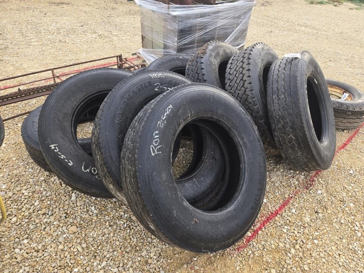 #3951-•-(9)-295/75r22.5-tires-image-1