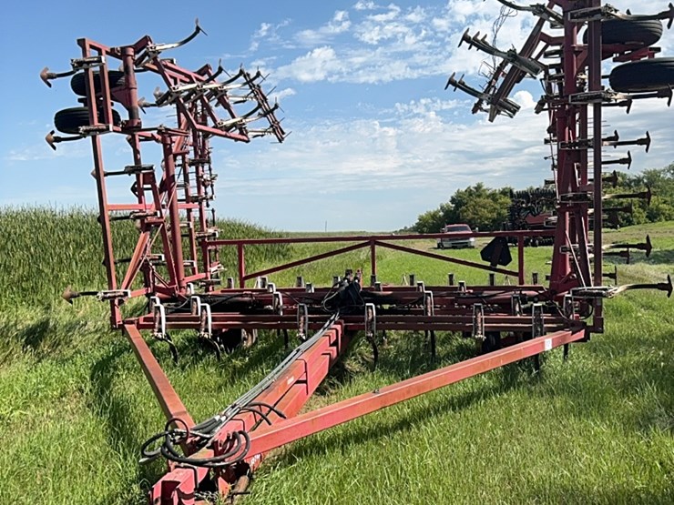 45’-wil-rich-field-cultivator-with-complete-walking-tandems-and-harrows-image-1