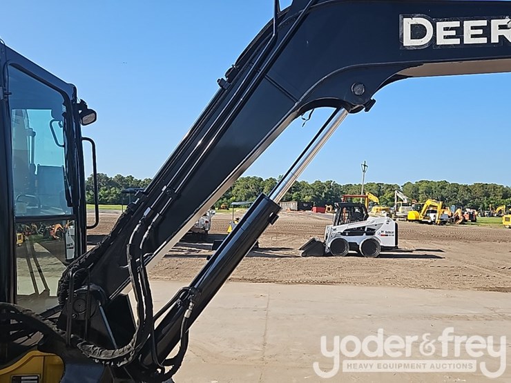2014-deere-60g-image-15