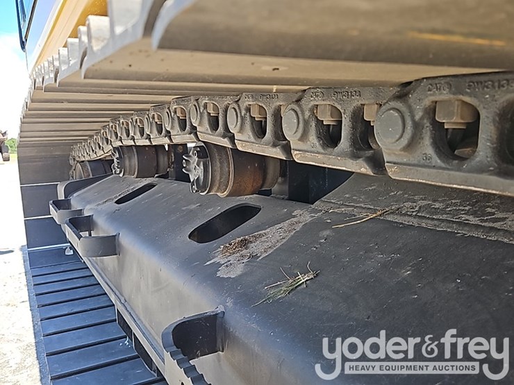 2021-caterpillar-320-image-24