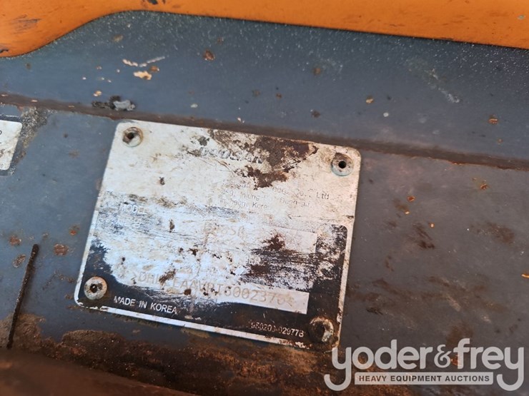 2019-doosan-dx85r-3-image-41