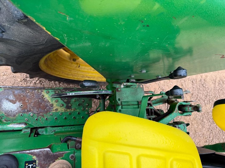 1980-john-deere-2240-image-37