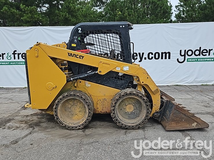 2016-caterpillar-236d-image-5