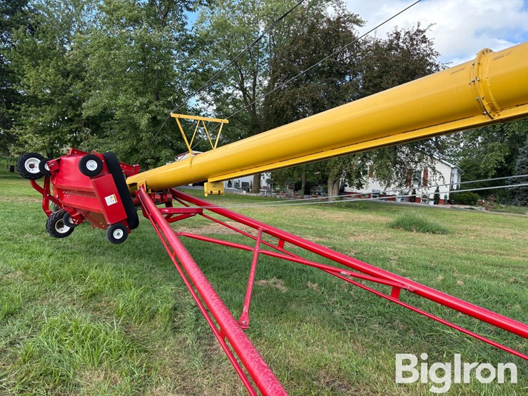 agi-westfield-mkx-13-74-13"x74'-swing-away-auger-image-12