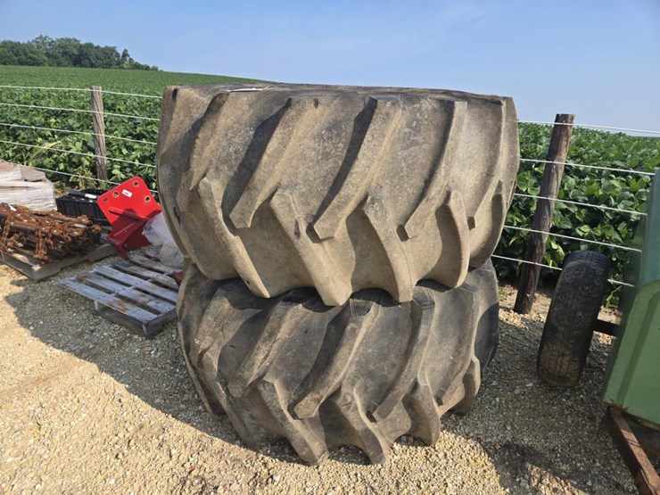 #3894-•-(2)-firestone-28l-x-26-combine-tires-and-rims-image-7