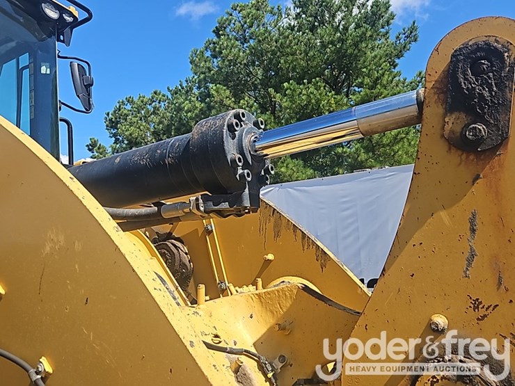 2021-caterpillar-962m-image-16