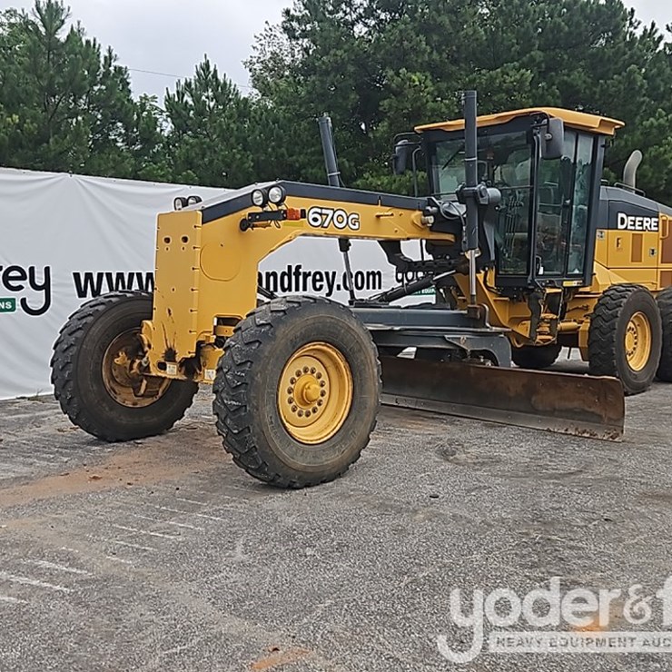 2019 DEERE 670G