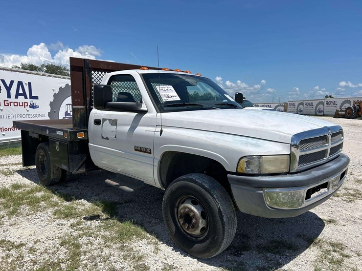 2001-dodge-ram-3500-image-2