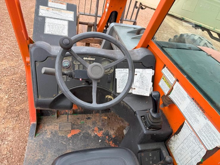 2004-jlg-g6-42a-image-42