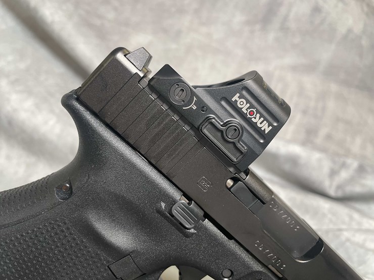 #4562-•-glock-19-gen-5-9mm-luger-semi-auto-pistol,-sn:-cdyz003-image-8