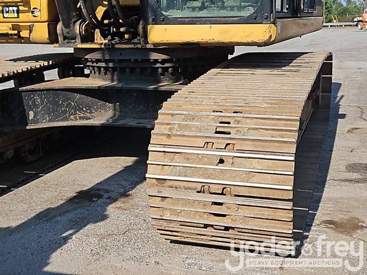 2019-caterpillar-336-image-18