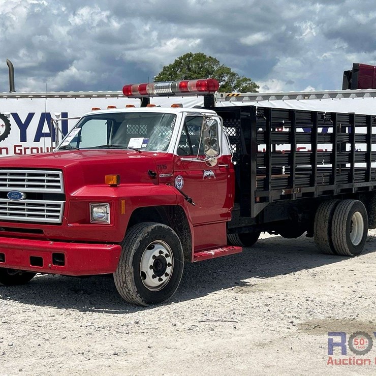 1993 FORD F700
