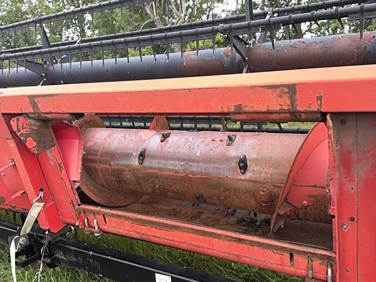 24’-massey-ferguson-soybean-header-image-18