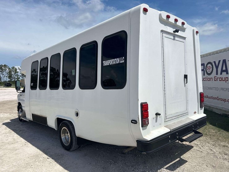 2019-ford-e450-image-4