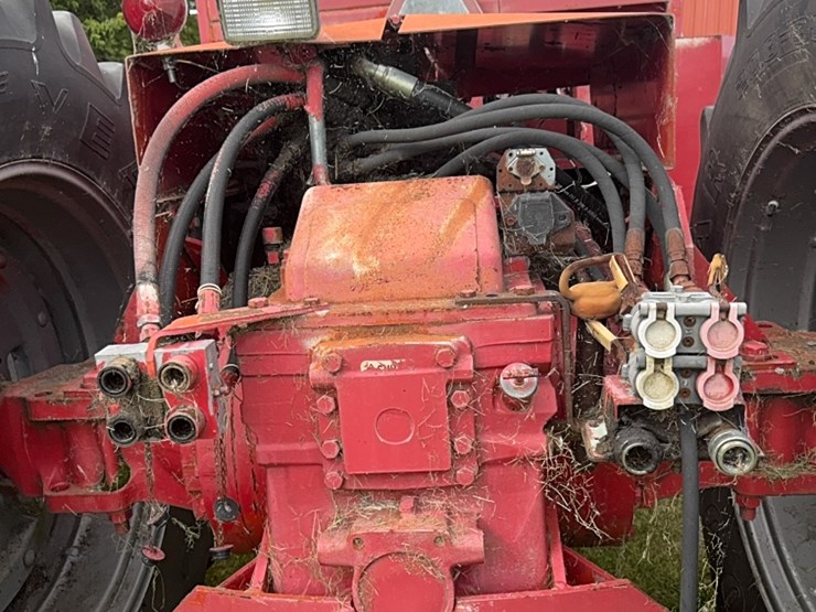 massey-ferguson-4880-image-25