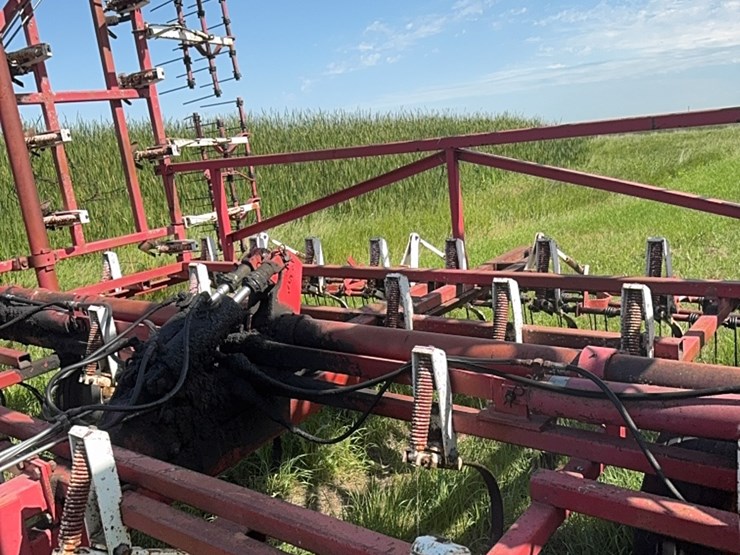 45’-wil-rich-field-cultivator-with-complete-walking-tandems-and-harrows-image-16