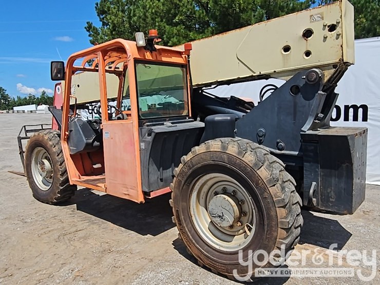 2012-jlg-g9-43a-image-3