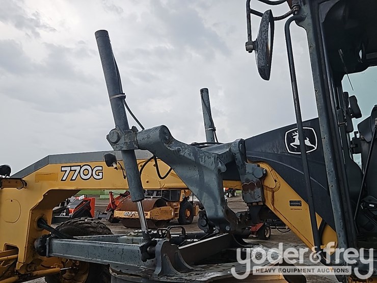 2014-deere-770g-image-20