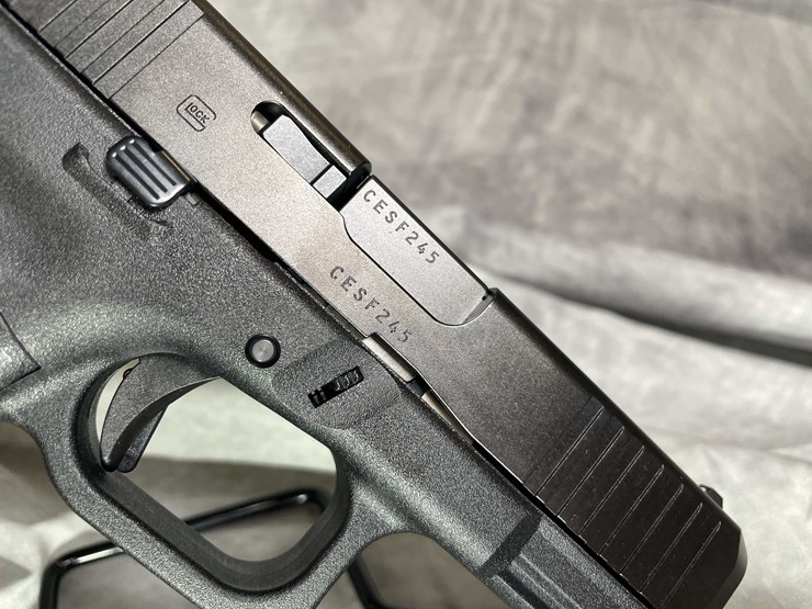 #4544-•-glock-19-gen-5-9mm-luger-semi-auto-pistol,-sn:-cesf245-image-10