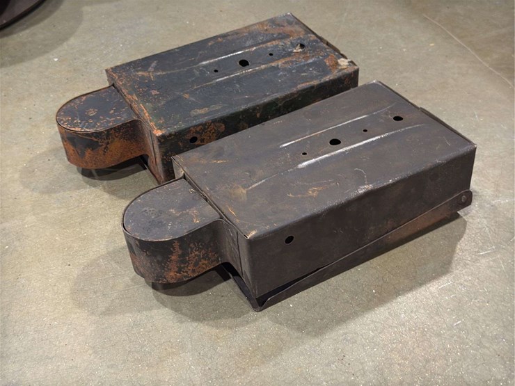 tractor-seats-and-tool-boxes-image-9