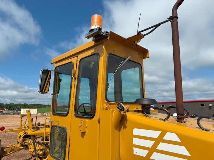 1986-fiat-allis-65b-image-22
