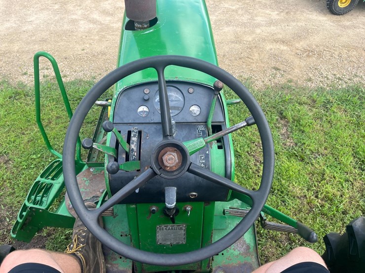 john-deere-3020-image-9