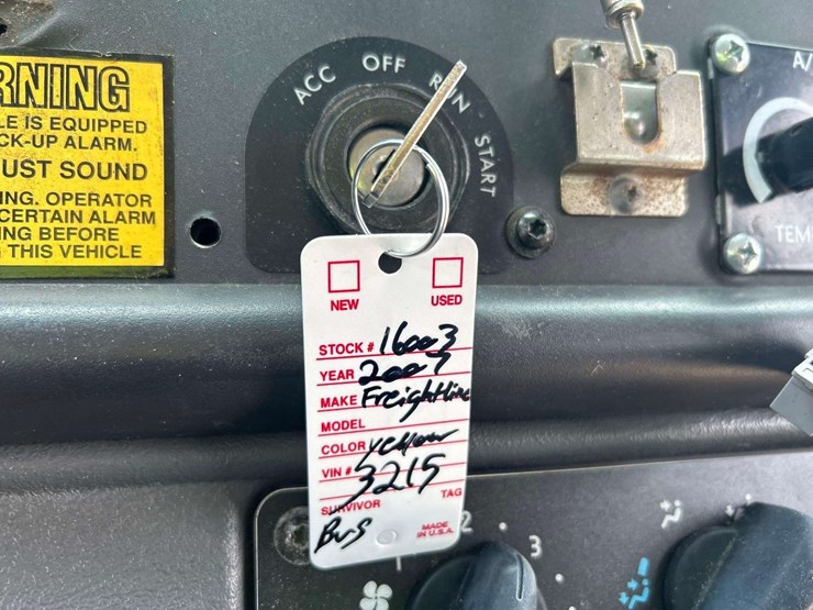 2007-freightliner-b2-image-27