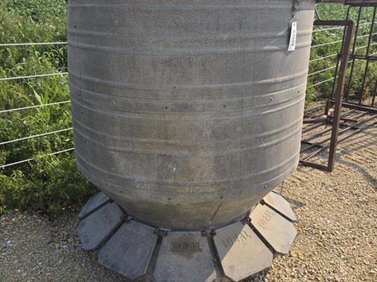 #3909-•-ideal-hog-feeder-image-4