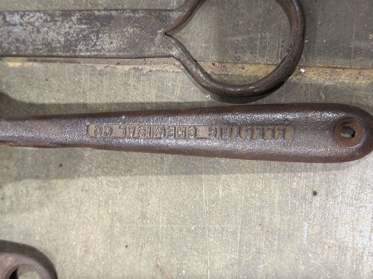 collection-of-cast-iron-smelting-or-lead-melting-ladles-image-3