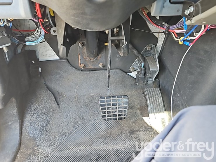 2006-international-durastar-4300-image-29