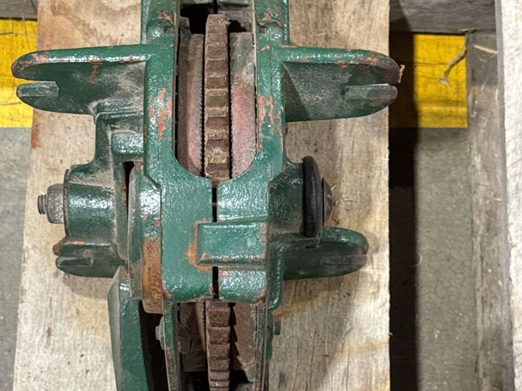 hand-operated-winch-or-cable-puller?-image-9