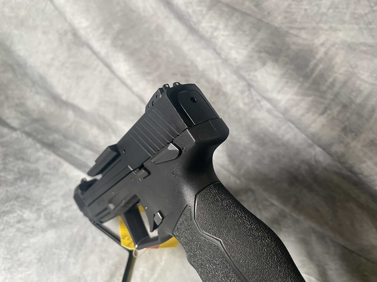#4527-•-taurus-tx22-competition-22-lr-pistol,-sn:-1pt435457-image-21