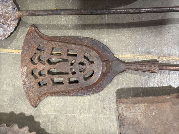 group-of-fireplace-ash-shovels-image-6