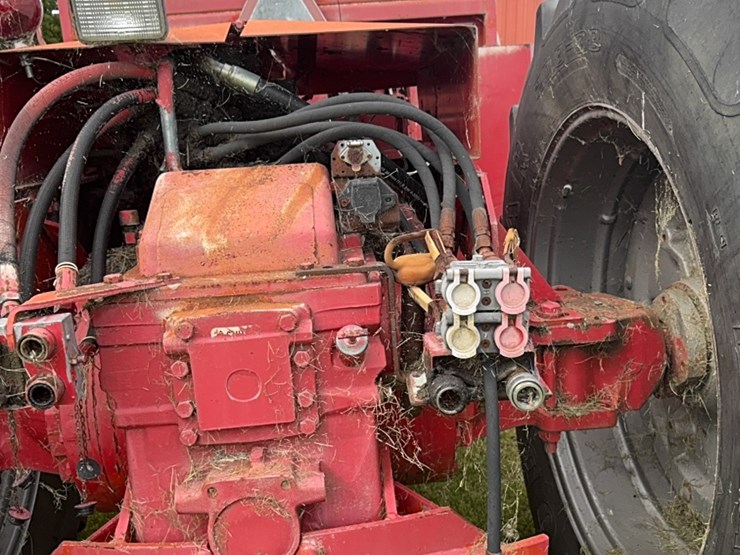 massey-ferguson-4880-image-26