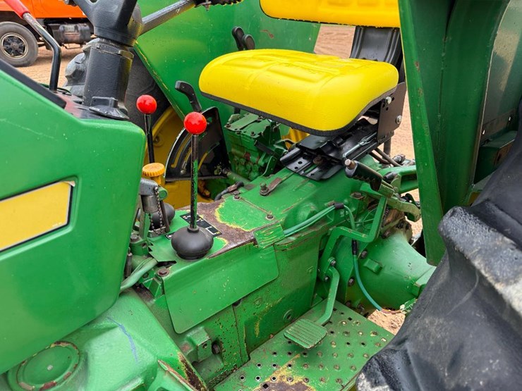 1980-john-deere-2240-image-35