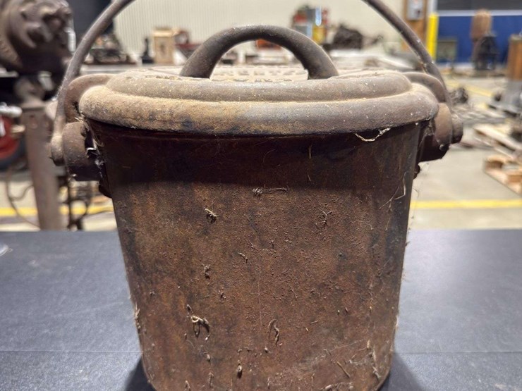 cast-iron-pots-image-3