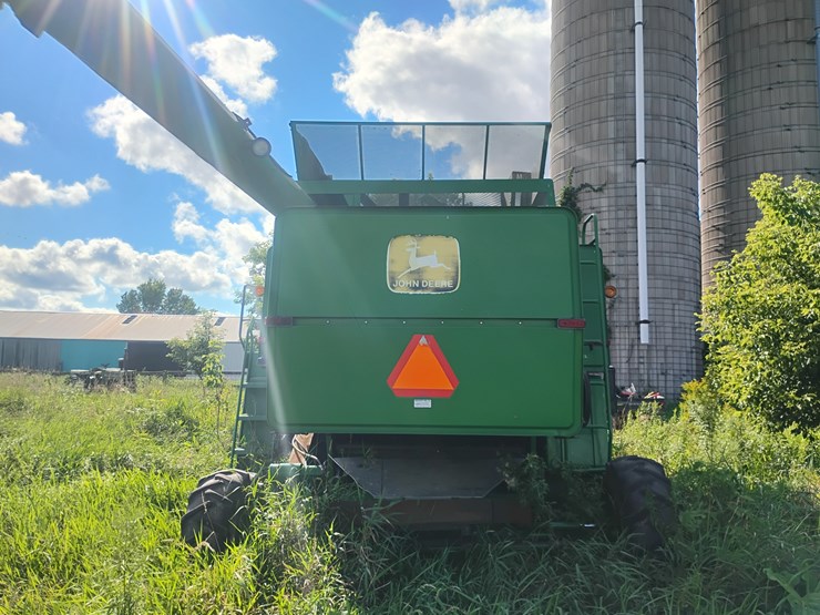 1983-john-deere-8820-image-3