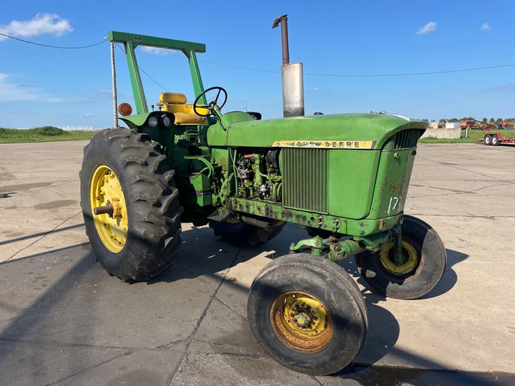 john-deere-3020-image-1