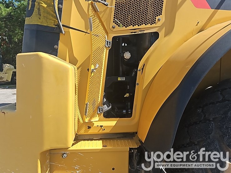 2021-caterpillar-962m-image-30