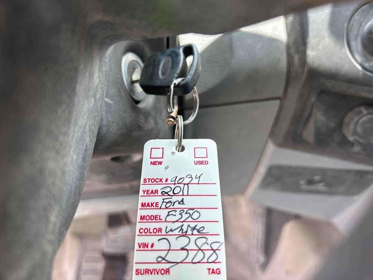 2011-ford-f350-image-34