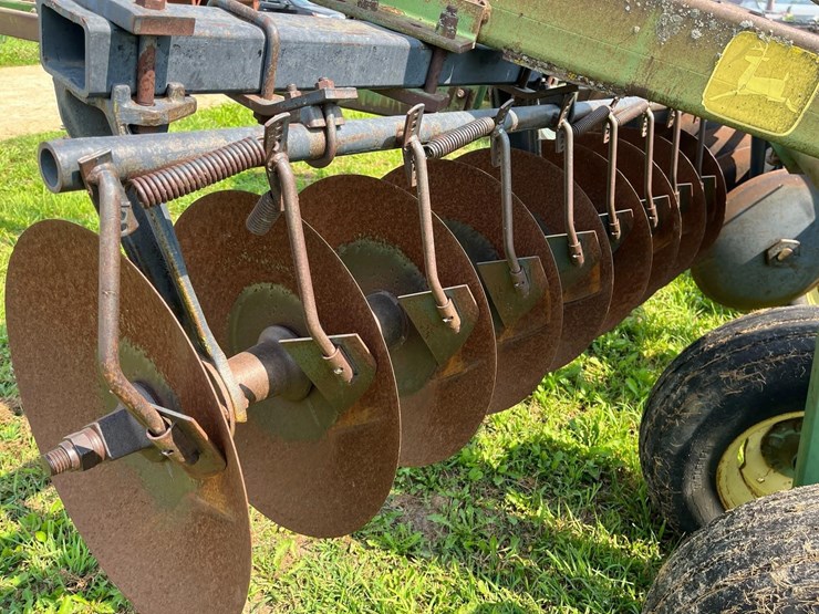 john-deere-230-image-7