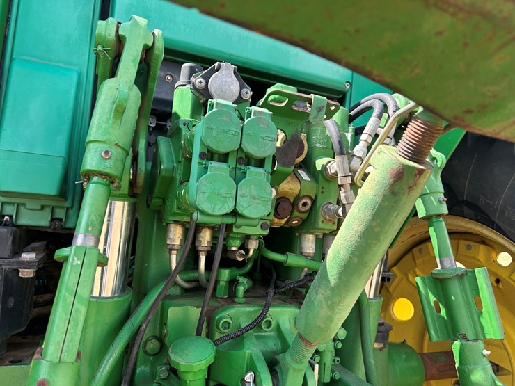 john-deere-7320-image-6